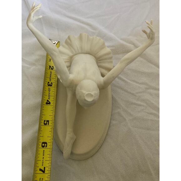 Edward Marshall Boehm “Swan Lake” Porcelain Ballerina Figurine – Limited Edition - Picture 7 of 8